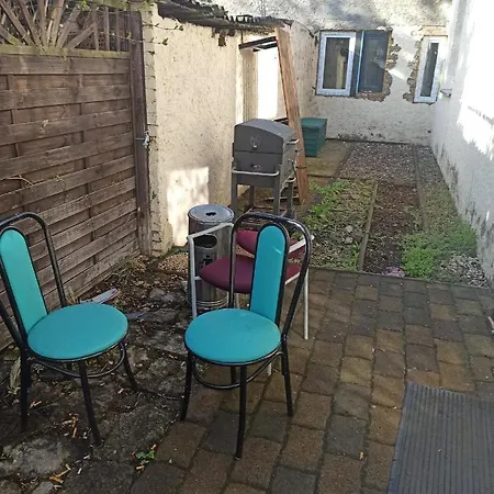 Homestay Sav Handwerkerzimmer *
